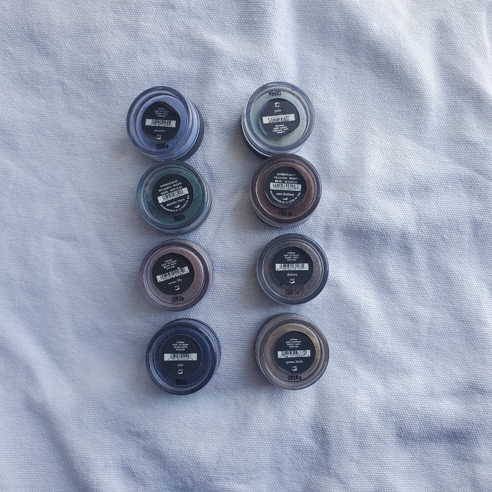 Bare minerals shadows